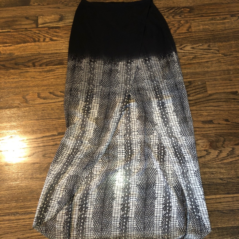 URBAN OUTFITTERS SLIT SKIRT